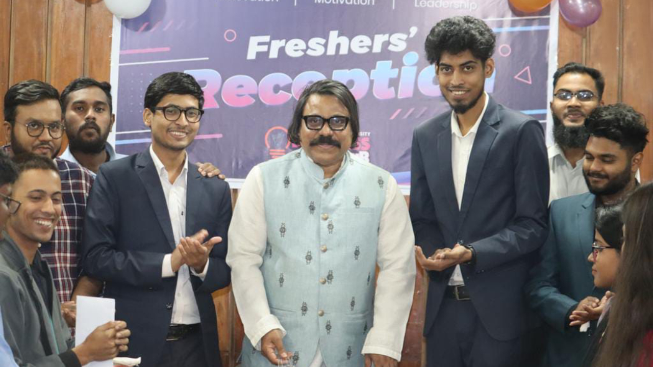 রাজশাহী বিশ্ববিদ্যালয় বিজনেস ক্লাবের প্রতিষ্ঠা বার্ষিকী অনুষ্ঠানে রবীন্দ্র উপাচার্য। ছবি : সৌজন্য