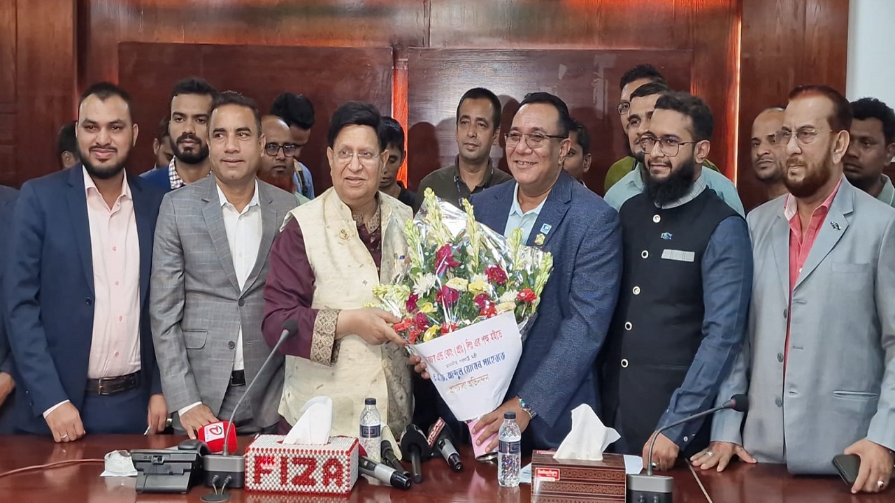 জাপার আহ্বায়ক নজরুল ইসলাম বাবুলের সঙ্গে সাক্ষাতে পররাষ্ট্রমন্ত্রী। ছবি : কালবেলা