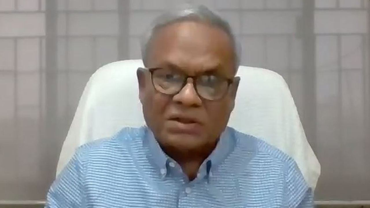 ভার্চুয়াল সংবাদ সম্মেলনে বিএনপির সিনিয়রয যুগ্ম মহাসচিব রুহুল কবির রিজভী। ছবি : কালবেলা