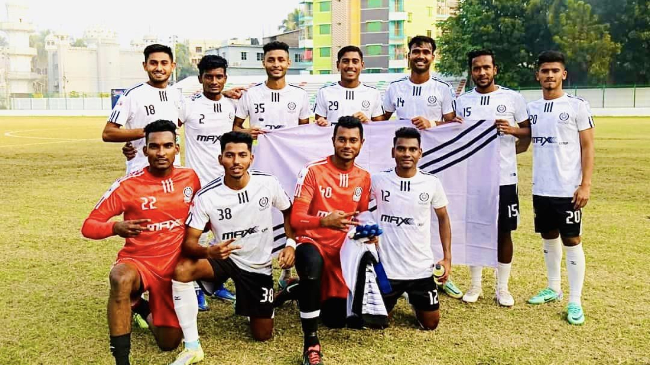ঢাকা মোহামেডানের ফুটবলাররা। ছবি : কালবেলা