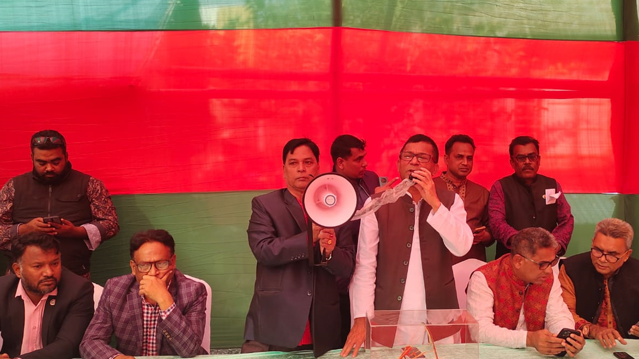 বক্তব্য দিচ্ছেন এনামুল হক শামীম। ছবি : কালবেলা