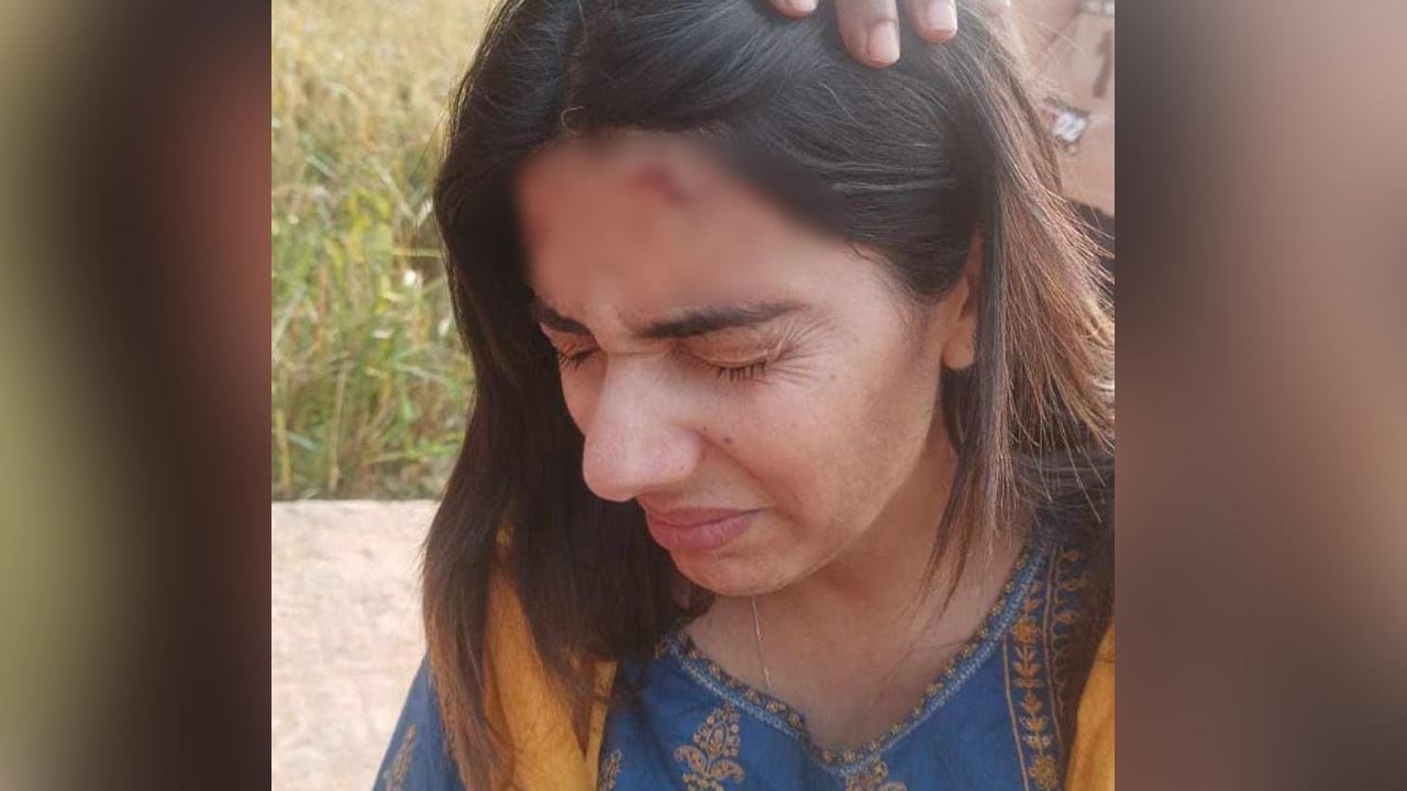 স্বামীর খোঁজে বাংলাদেশে আসা পাকিস্তানি নারী মাহা বাজোয়া। ছবি: কালবেলা