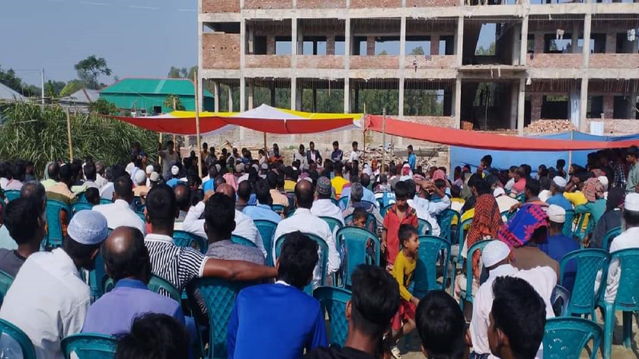 সিরাজগঞ্জের চৌহালীতে স্কুলের শিক্ষার্থী ও অভিভাবকদের নিয়ে নির্বাচনী সমাবেশ। ছবি : কালবেলা