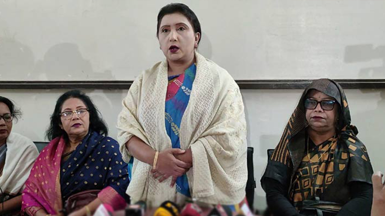 সংবাদ সম্মেলনে বক্তব্য দেন মাহমুদা বেগম। ছবি : কালবেলা