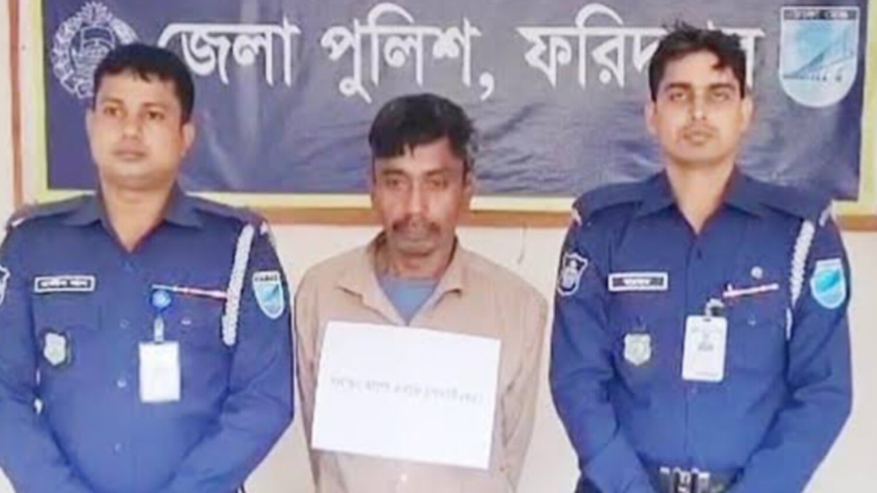 গ্রেপ্তার যুবক সনাতন মালো ওরফে সোনাই। ছবি : কালবেলা