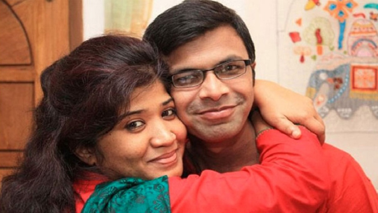 সাংবাদিক দম্পতি সাগর সরোয়ার ও মেহেরুন রুনি । ছবি : সংগৃহীত