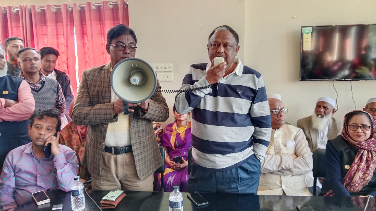 মতবিনিময় সভায় বক্তব্য দিচ্ছেন বাণিজ্যমন্ত্রী টিপু মুনশি। ছবি : কালবেলা