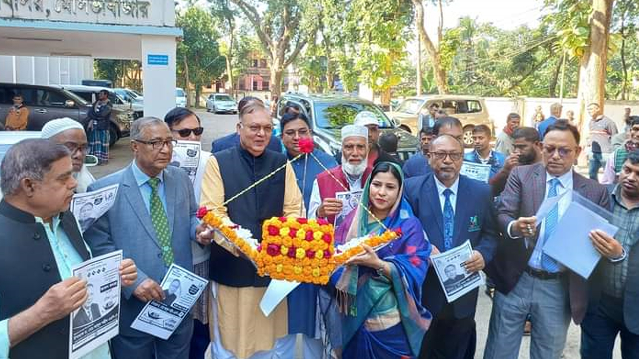 আওয়ামী লীগ মনোনীত প্রার্থী ড. মো. আব্দুস শহীদের নির্বাচনী প্রচার। ছবি : কালবেলা