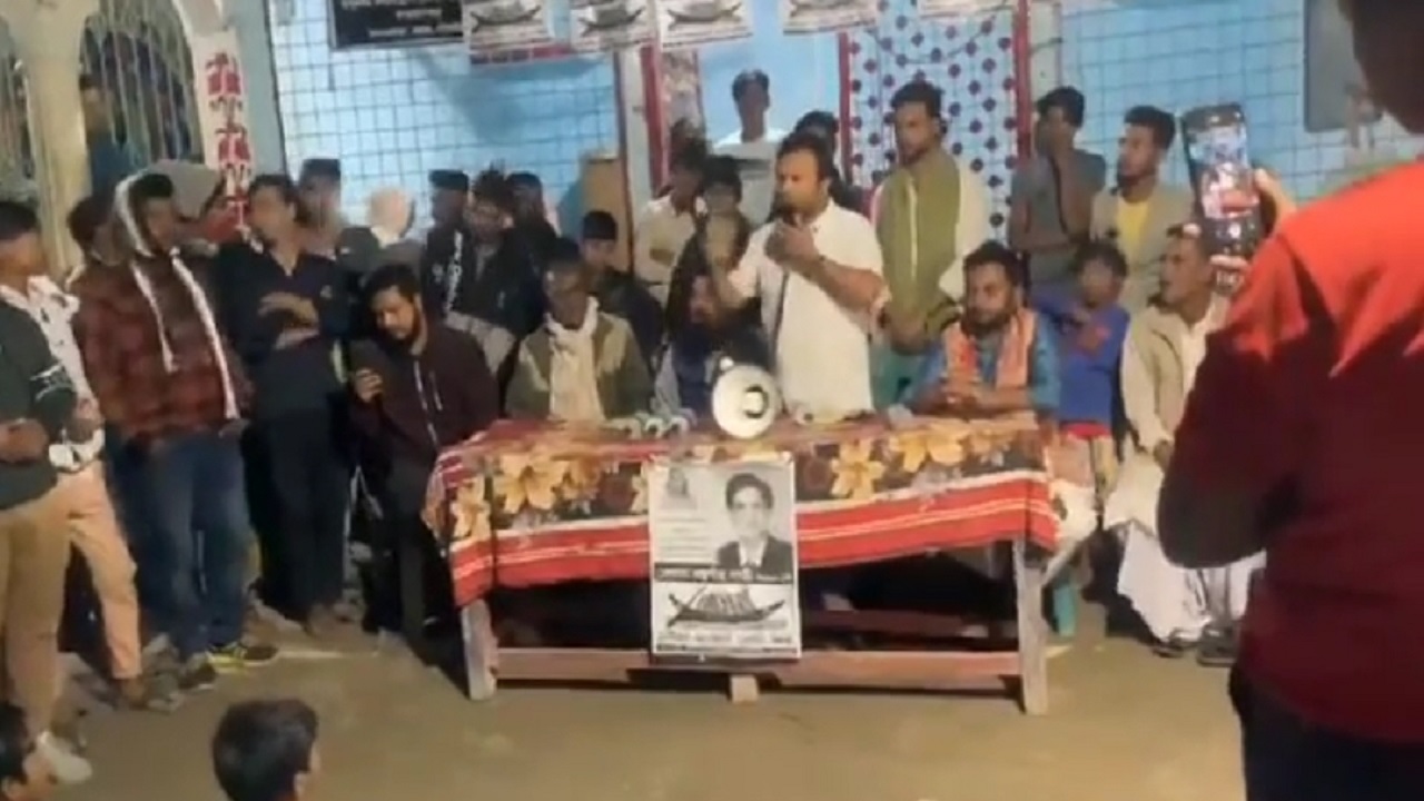 নির্বাচণী আলোচনা সভায় রূপগঞ্জ উপজেলা ছাত্রলীগের সাধারণ সম্পাদক শেখ ফরিদ ভূঁইয়া। ছবি : কালবেলা