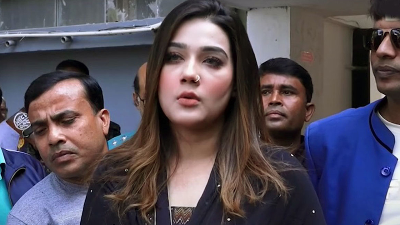 চিত্রনায়িকা মাহিয়া মাহি। পুরোনো ছবি