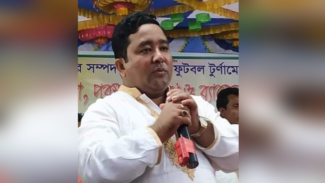 মোতাহার হোসেনের ব্যক্তিগত সহকারী অধ্যক্ষ আবু বক্কর সিদ্দিক শ্যামল। ছবি : কালবেলা
