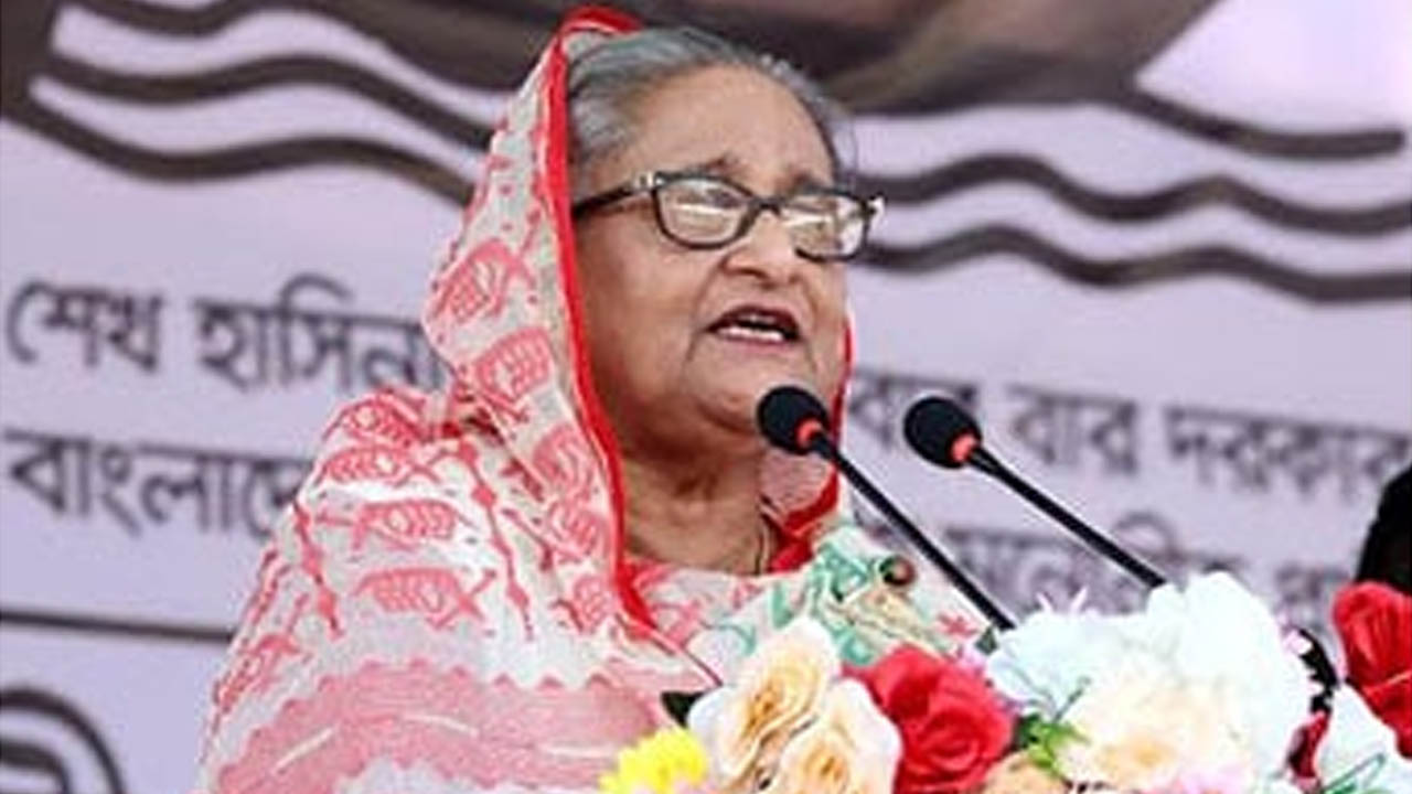 জনসভায় বক্তব্য দেন প্রধানমন্ত্রী শেখ হাসিনা। ছবি : বাসস