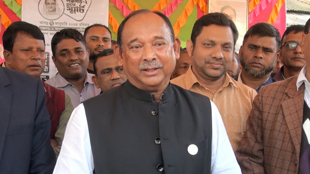 পঞ্চগড়ে নির্বাচনী সভায় রেলপথমন্ত্রী মো. নূরুল ইসলাম সুজন। ছবি : কালবেলা