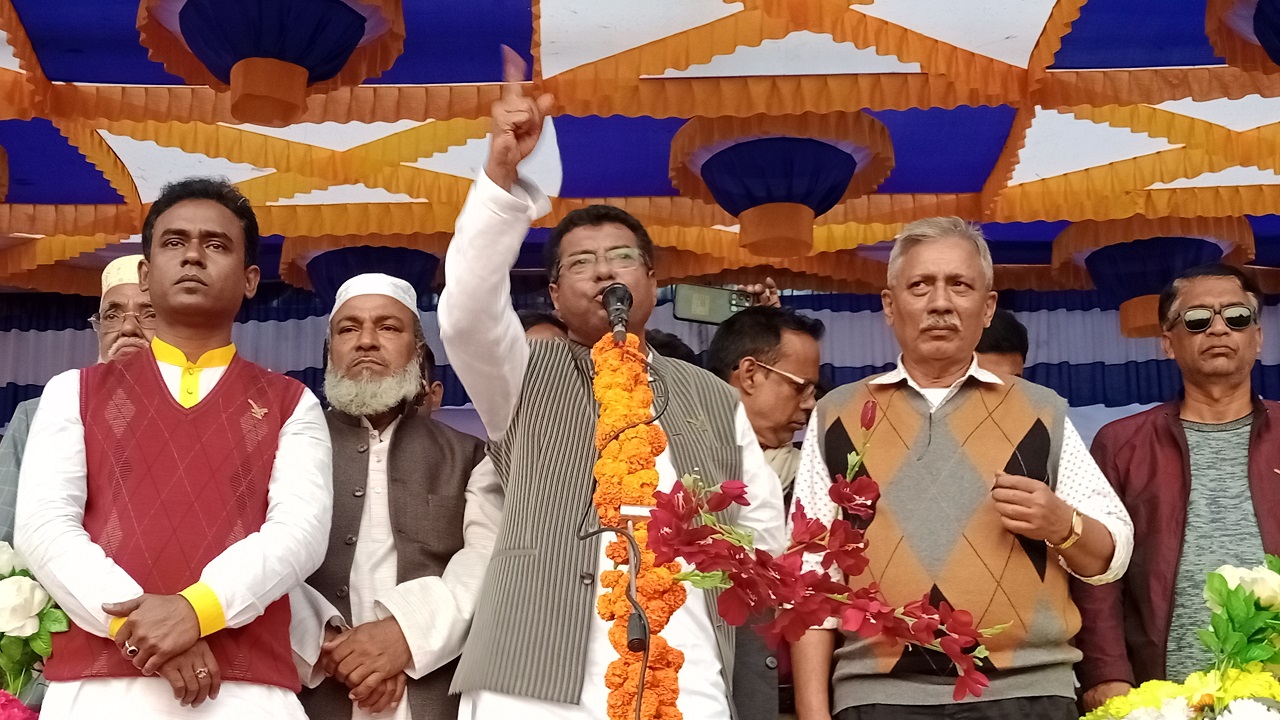 বক্তব্য দিচ্ছেন মো. মহিউদ্দীন মহারাজ। ছবি : কালবেলা