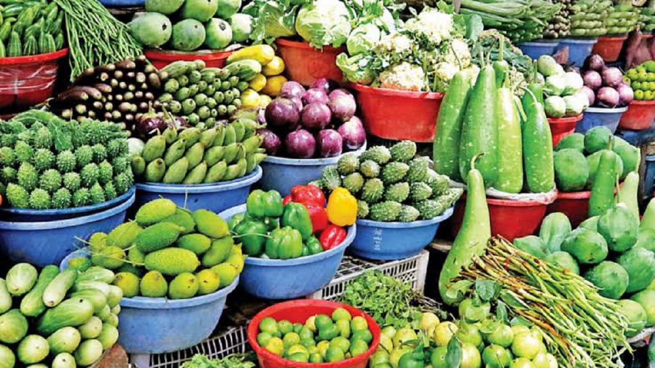 সোনাইমুড়ি বাজারে শীতের সবজি। ছবি : কালবেলা