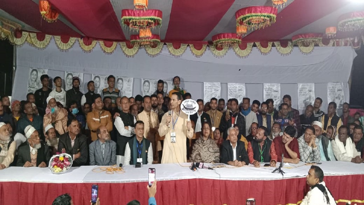 পথসভায় বক্তব্য দিচ্ছেন সাবেক স্বরাষ্ট্রমন্ত্রী তানজিম আহমদ সোহেল তাজ। ছবি : কালবেলা