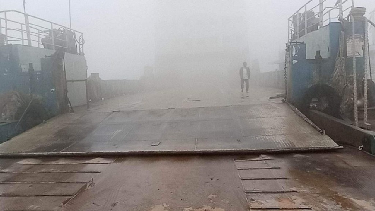ফেরিঘাটে ঘন কুয়াশা। পুরোনো ছবি