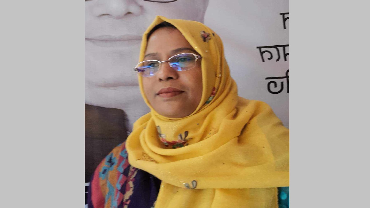 জেলা মহিলা দল থেকে বহিষ্কৃত রিনা তালুকদার। ছবি : কালবেলা