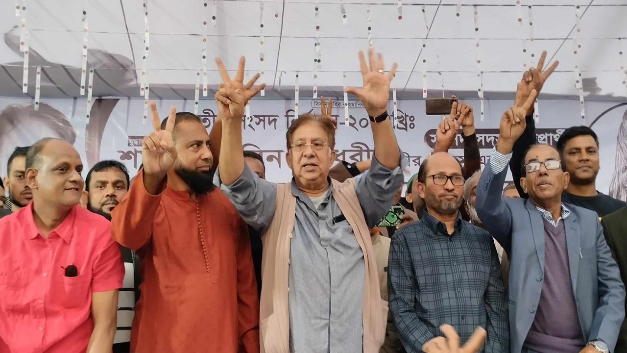 গণসংযোগ ও নির্বাচনী প্রচারে শমসের মবিন চৌধুরী। ছবি : কালবেলা