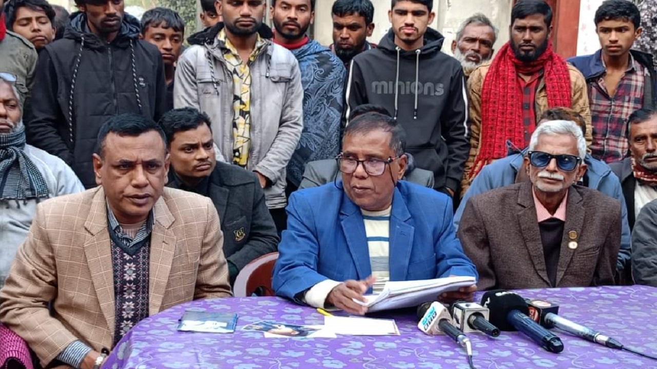 গাইবান্ধায় জাতীয় পার্টির প্রার্থীর সংবাদ সম্মেলন। ছবি : কালবেলা
