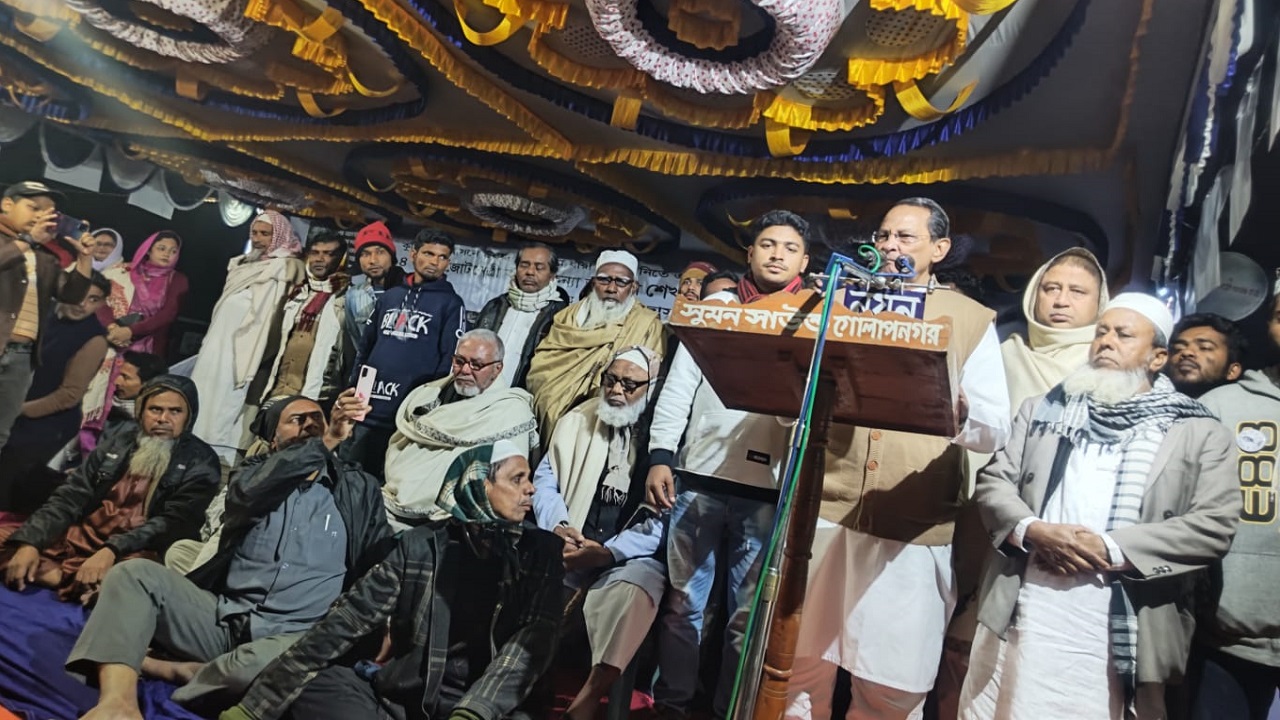 বাহাদুরপুর হাইস্কুল মাঠে অনুষ্ঠিত শেষ নির্বাচনী পথসভায় জাসদ সভাপতি হাসানুল হক ইনু। ছবি : কালবেলা