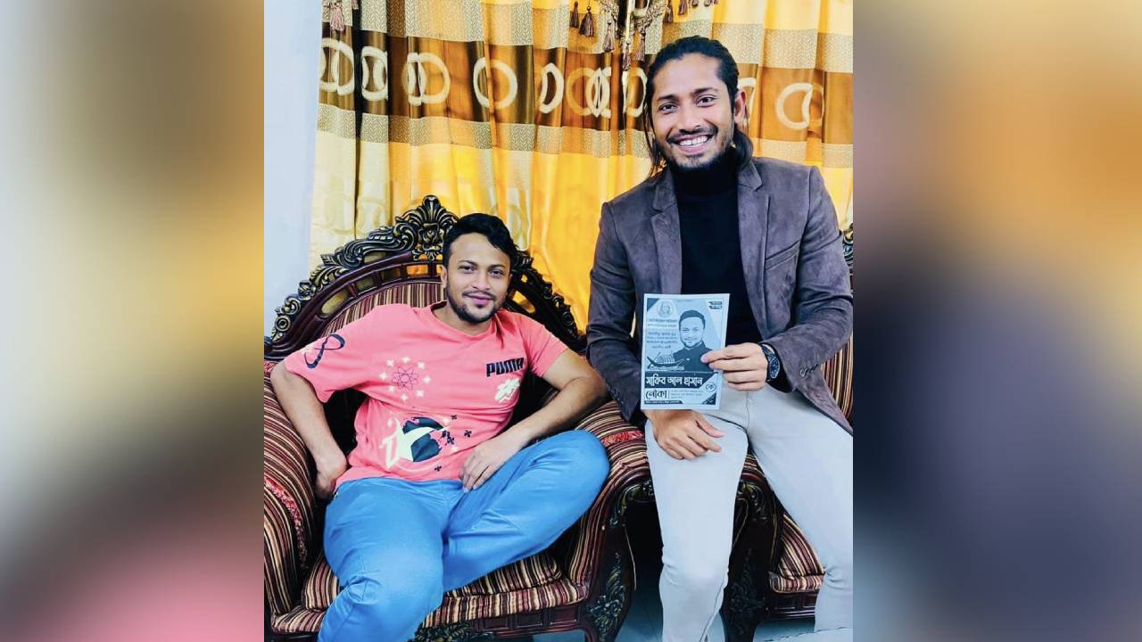 সাকিবের সঙ্গে এনামুল হক বিজয়। ছবি: সংগৃহীত