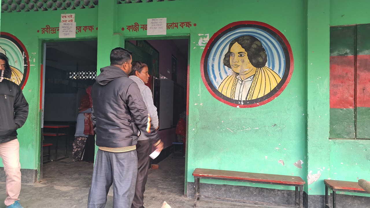 পঞ্চগড়ের তেঁতুলিয়া উপজেলায় ভোটগ্রহণ শুরু হয়েছে। ছবি : কালবেলা