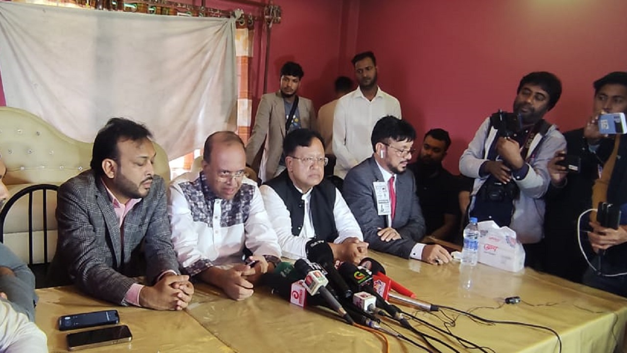 সংবাদ সম্মেলন করে সিলেটে ২ এমপিসহ ৪ প্রার্থীর ভোট বর্জন। ছবি : কালবেলা