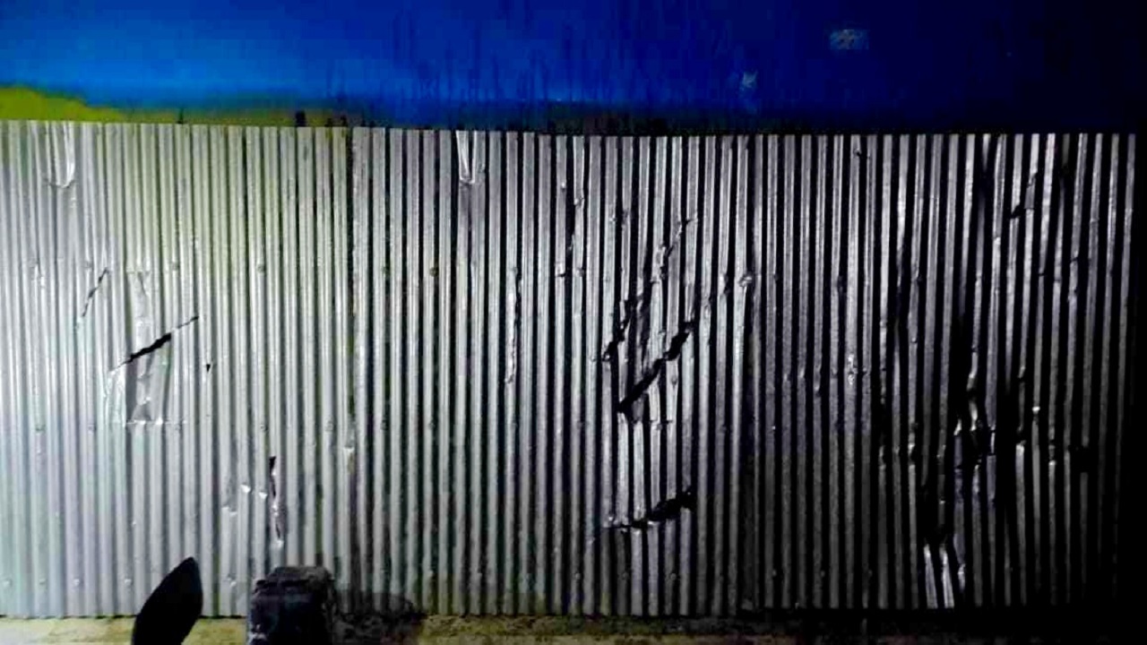 ভাঙচুরকৃত বাড়ি। ছবি : কালবেলা