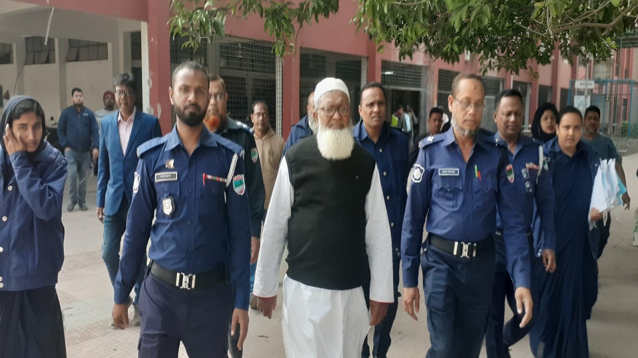 মুজিবনগর উপজেলা চেয়ারম্যান ও মেহেরপুর জেলা আওয়ামী লীগের সহসভাপতি জিয়াউদ্দীন বিশ্বাস। ছবি : কালবেলা