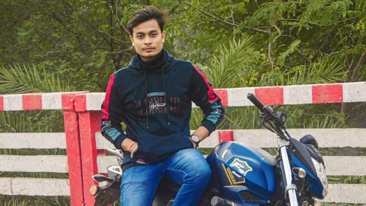 নিহত ছাত্রলীগ কর্মী অভিকুমার দে।