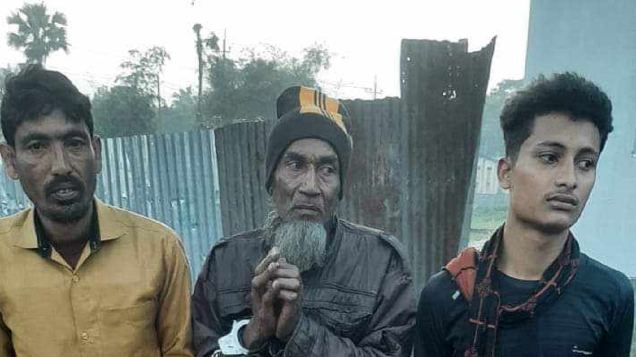 ফেনীতে গাঁজাসহ আটক হৃদয় সরকার, আবদুর রহমান ও হাফেজ আহম্মদ। ছবি : কালবেলা