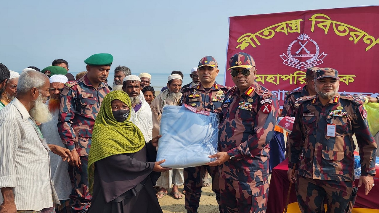 মিয়ানমার সীমান্ত পরিদর্শন করেছেন বিজিবির মহাপরিচালক মেজর জেনারেল এ কে এম নাজমুল হাসান। ছবি : কালবেলা