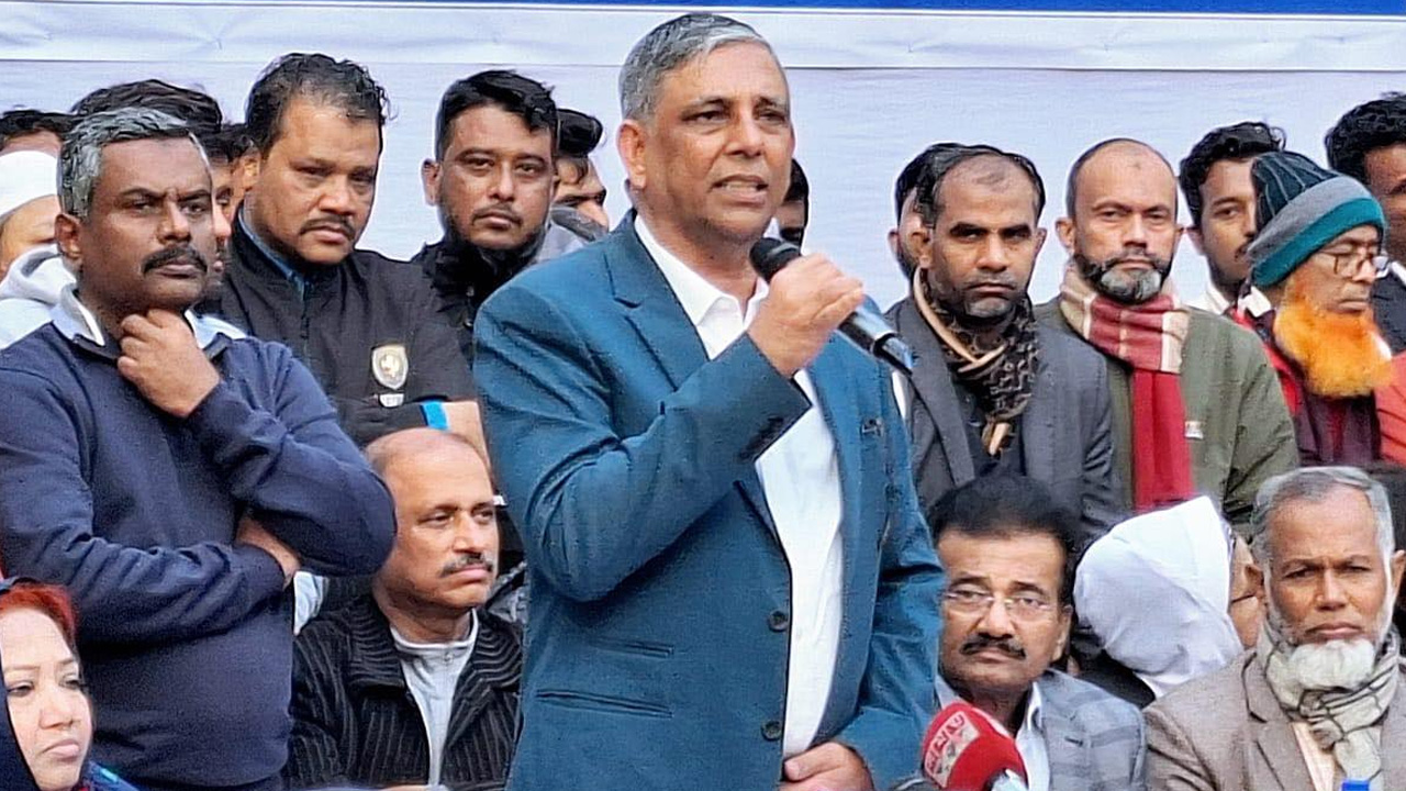 মালিবাগের আবুজর গিফারি কলেজে শীতবস্ত্র বিতরণ অনুষ্ঠানে কথা বলছেন ঢাকা-৮ আসনের সংসদ সদস্য কৃষিবিদ আ ফ ম বাহাউদ্দিন নাছিম। ছবি : সংগৃহীত