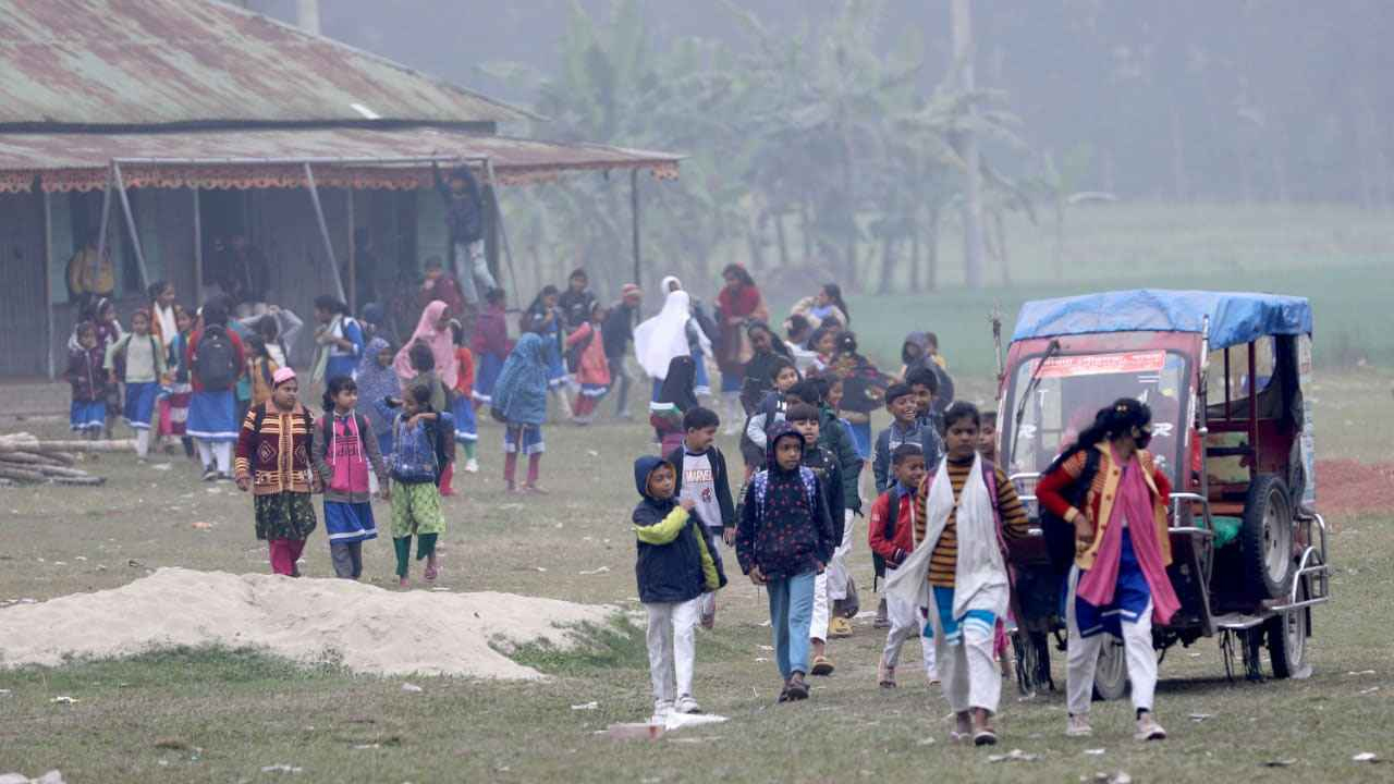 পাবনা জেলার প্রাথমিক ও মাধ্যমিক পর্যায়ের সব শিক্ষাপ্রতিষ্ঠান বন্ধ ঘোষণা। ছবি : সংগৃহীত
