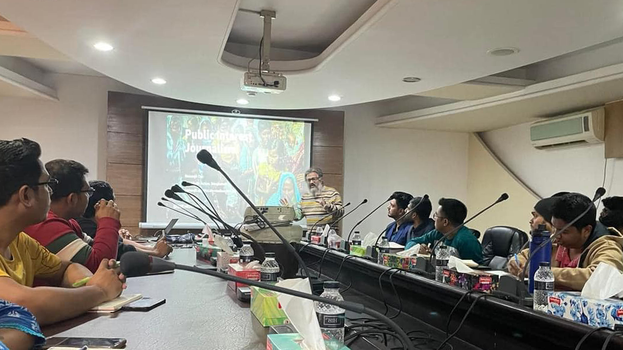 কালবেলা অনলাইন আয়োজিত বিবিসি মিডিয়া অ্যাকশনের কর্মশালা। ছবি : কালবেলা