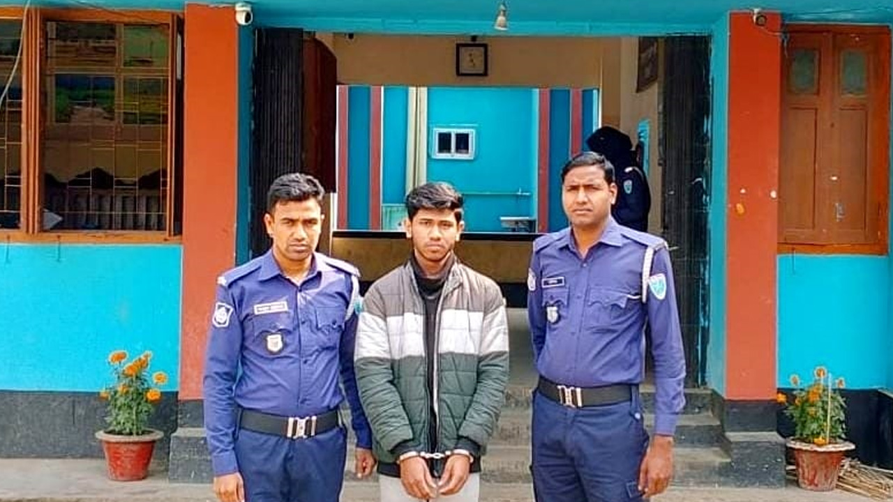 গ্রেপ্তার হওয়া হারুন আহমদ। ছবি : কালবেলা