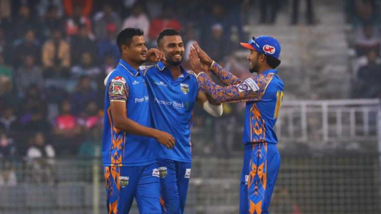 শানাকার বোলিং তোপে জয় সহজ হয়েছে খুলনার। ছবি: সংগৃহীত
