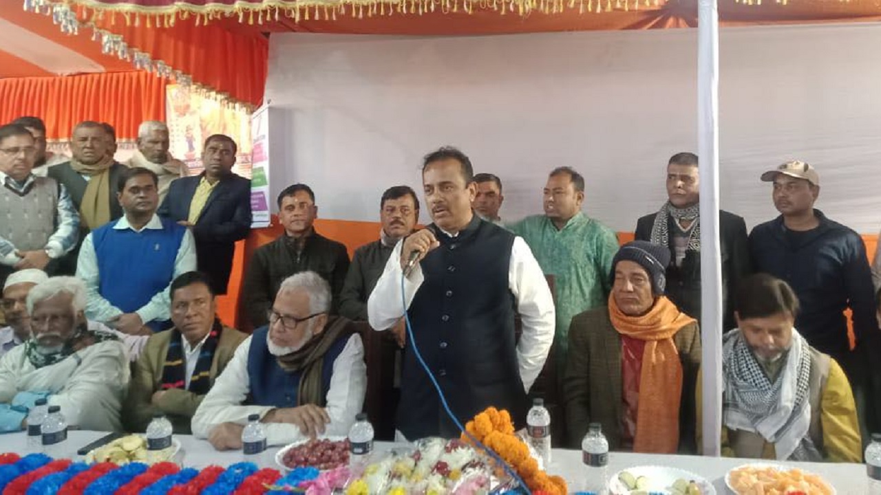 ৫০তম শ্রী শ্রী তারকব্রহ্ম হরিনাম সংকীর্তনে কুমিল্লা-১ আসনের সংসদ সদস্য ইঞ্জিনিয়ার মো. আবদুস সবুর।  ছবি : কালবেলা