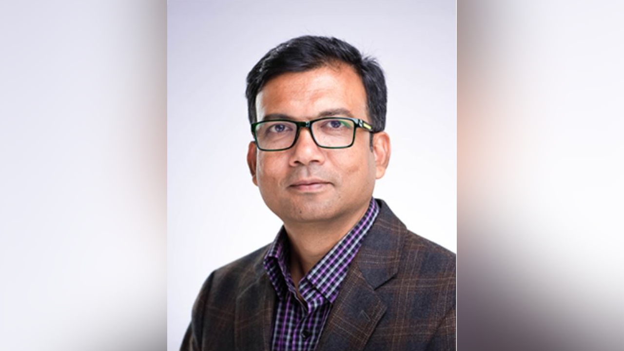 কাতার নর্থওয়েস্টার্ন ইউনিভার্সিটির সমাজবিজ্ঞান বিভাগের শিক্ষক হাসান মাহমুদ। ছবি : সৌজন্য