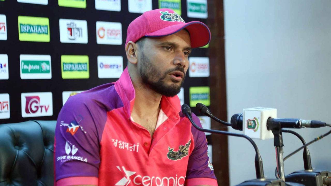 সিলেট স্ট্রাইকার্স অধিনায়ক মাশরাফী বিন মোর্ত্তজা। ছবি : সংগৃহীত