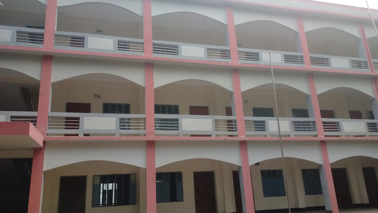 শিবালয় উপজেলার শাকরাইল উচ্চ বিদ্যালয়। ছবি : কালবেলা