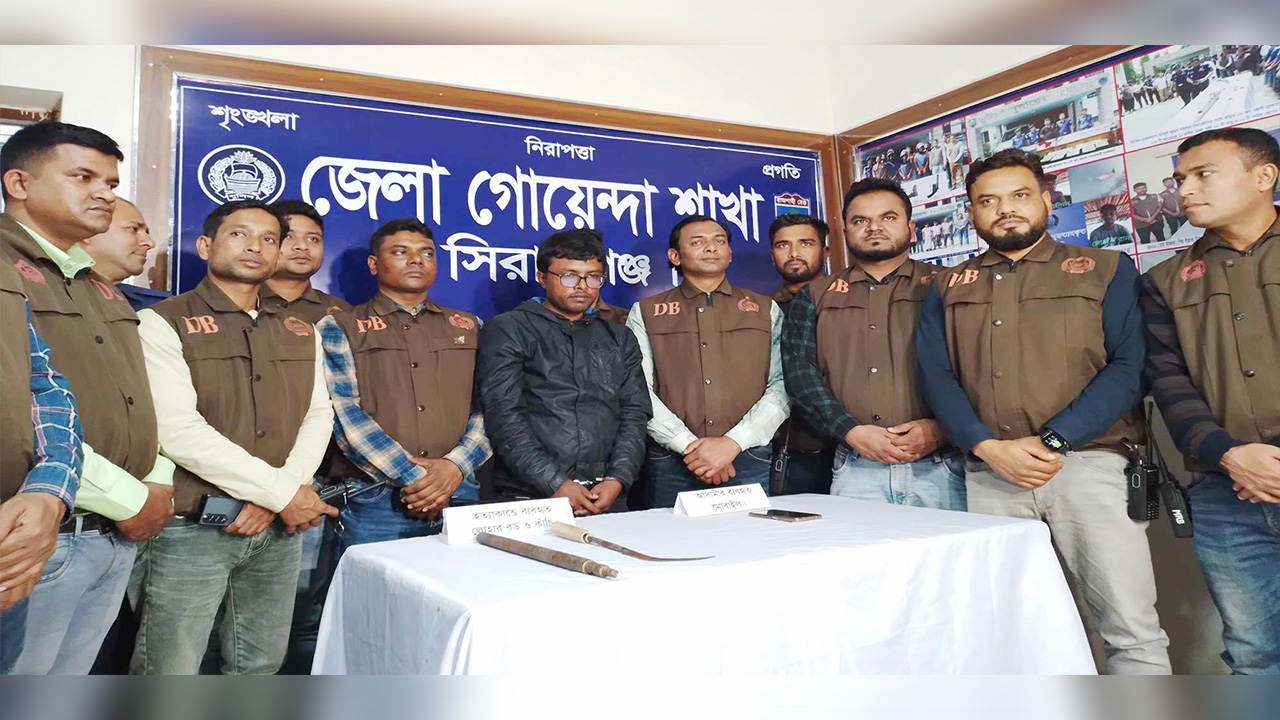 সিরাজগঞ্জের তাড়াশে চাঞ্চল্যকর তিন খুনের ঘটনায় গ্রেপ্তার রাজীব কুমার ভৌমিক। ছবি : কালবেলা