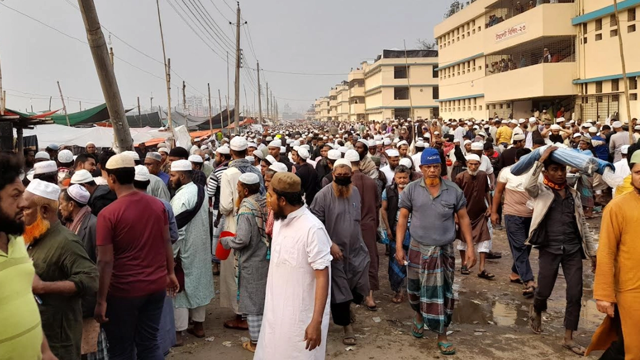 গাজীপুরের টঙ্গীর তুরাগ নদের তীরে মুসল্লিদের ঢল। ছবি : সংগৃহীত