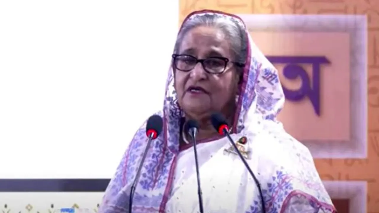 বইমেলার উদ্বোধনী অনুষ্ঠানে প্রধানমন্ত্রী শেখ হাসিনা। ছবি : সংগৃহীত