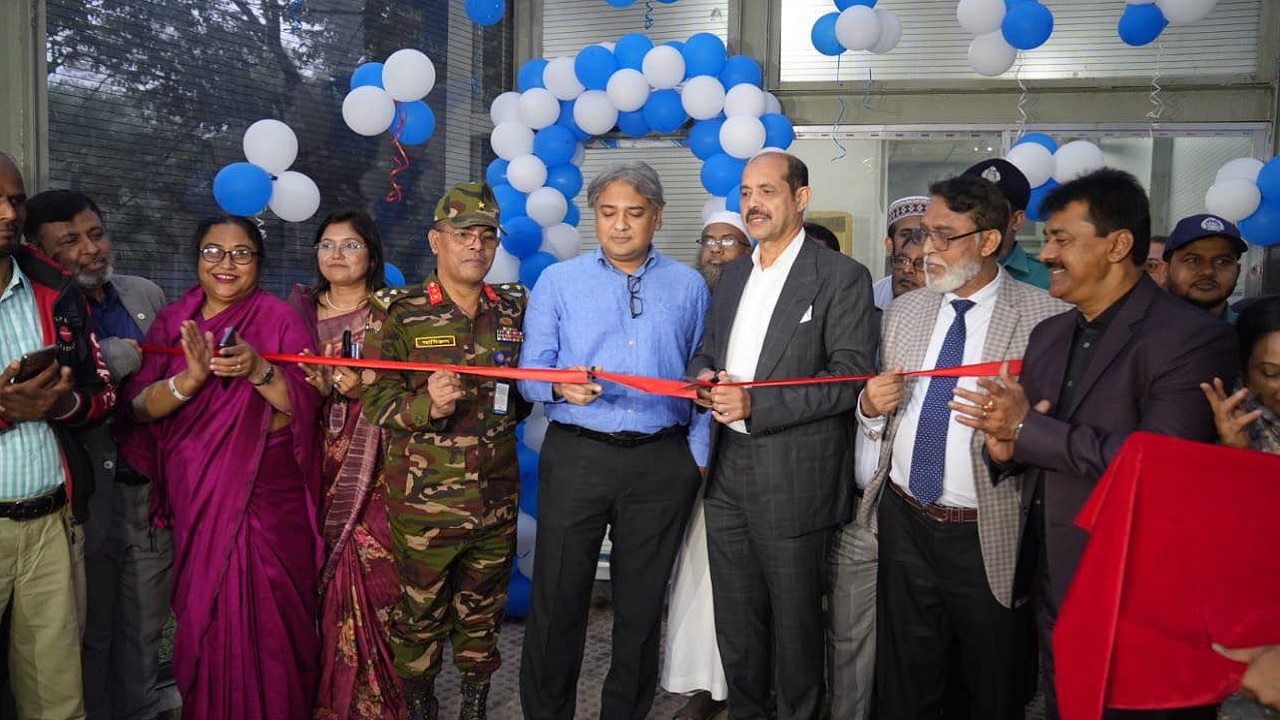 শহীদ ডা. ফজলে রাব্বি পার্কের উদ্বোধন অনুষ্ঠানে বিশেষ অতিথি হিসেবে কথা বলেন তথ্য ও সম্প্রচার প্রতিমন্ত্রী মোহাম্মদ আলী আরাফাত। ছবি : সংগৃহীত