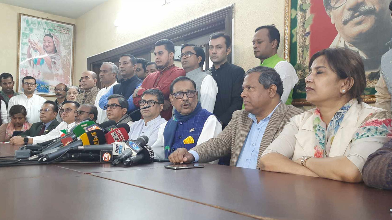 ধানমন্ডির রাজনৈতিক কার্যালয়ে ব্রিফিংয়ে দলের সাধারণ সম্পাদক ও সেতুমন্ত্রী ওবায়দুল কাদের কথা বলেন। ছবি : সংগৃহীত