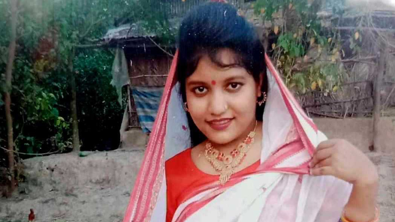 গৃহবধূ সুখী। ছবি : সংগৃহীত