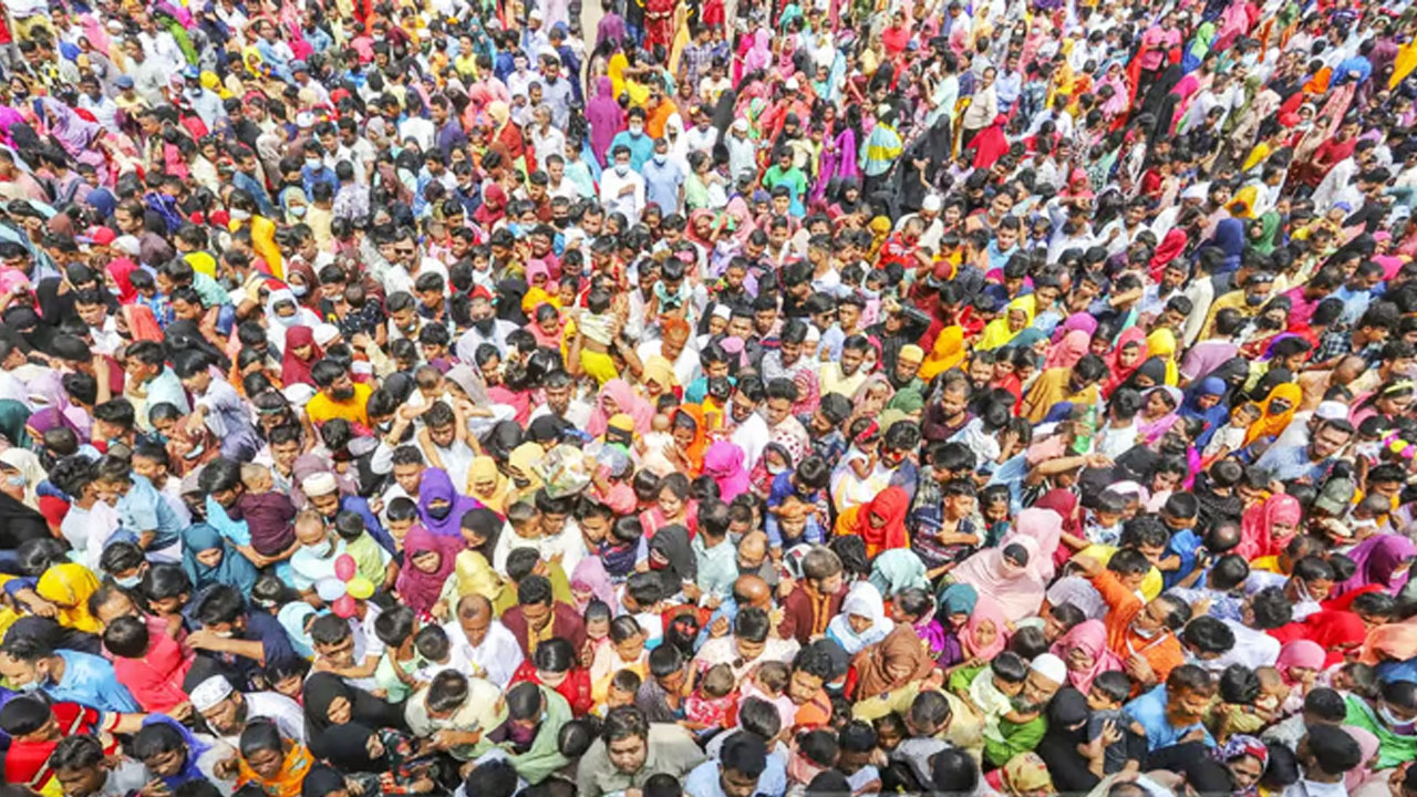 বাংলাদেশের প্রায় ৪১ শতাংশ তরুণ নিষ্ক্রিয়। ছবি : সংগৃহীত
