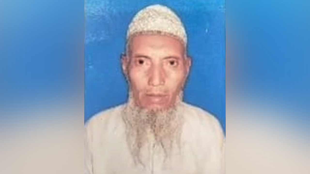 নিখোঁজ বৃদ্ধ আব্দুল আজিজ খান। ছবি : সংগৃহীত